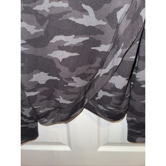 Athleta Girl Cross Your Fingers Sweatshirt Black Camo Size XL 14 - Picture 6 of 6